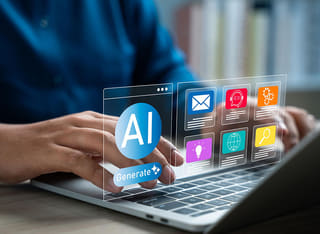 Početnik na kripto tržištu koji istražuje temelje automatiziranog trgovanja uz AI